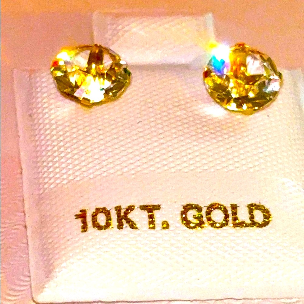 Real Gold 10KT Stud Earrings with Sparkling Stones! Made in Italy! New!